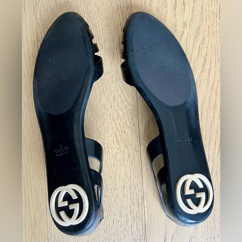 Gucci Black Flats with White Logo - Picture 3 of 4